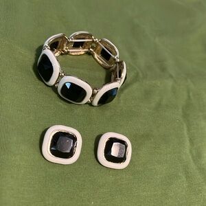 Stretch band black, white and gold bracelet with matching clip on earrings
